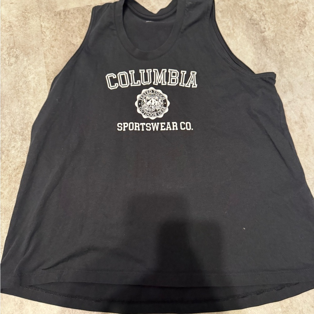 Columbia women’s black  Crew Neck Tee